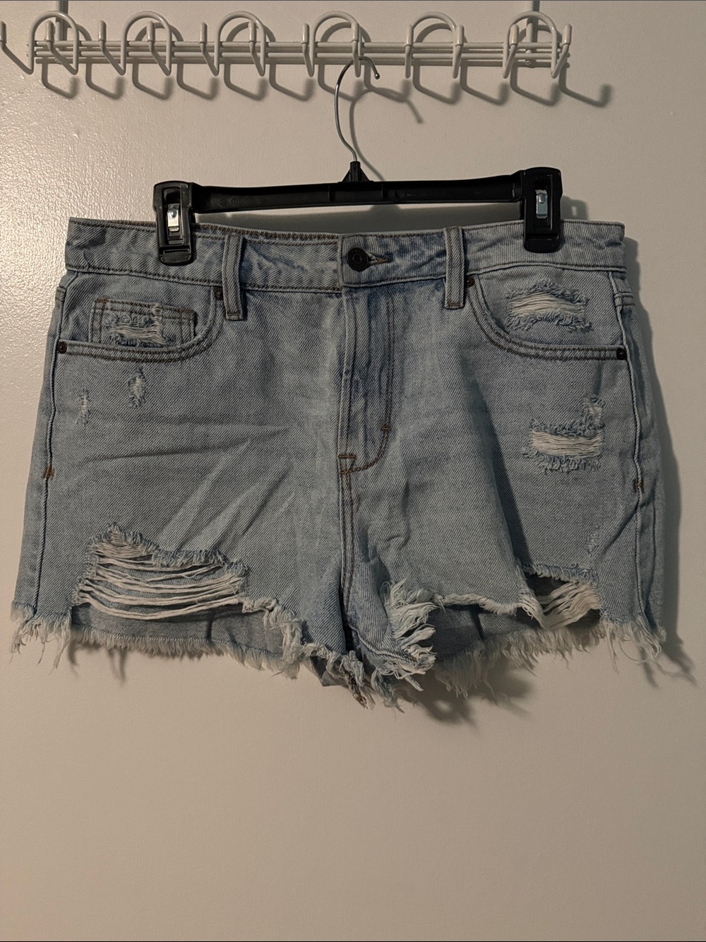 Cutoff Hidden Jeans Shorts in Light Denim